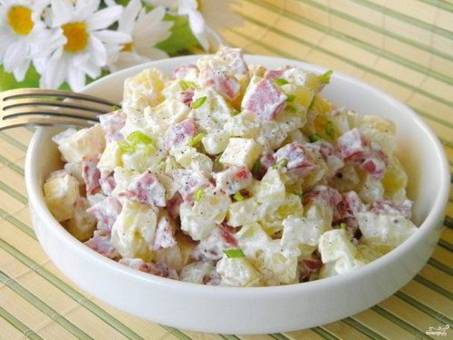 Салат из варёного картофеля. Рецепт приготовления салата.