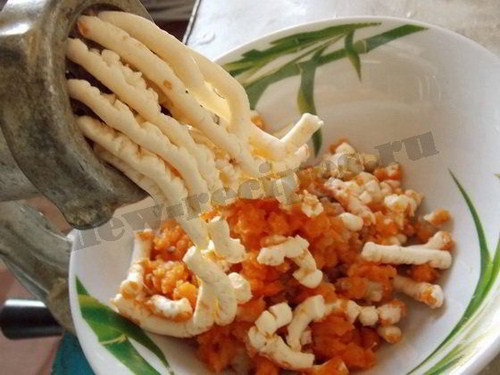 Домашнее селедочное масло с морковью и плавленным сыром. Рецепт приготовления.