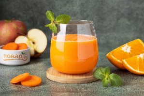 Морковный смузи с яблоком и апельсином