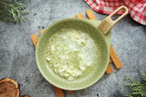 Рецепт мидии в сливочно-чесночном соусе на сковороде